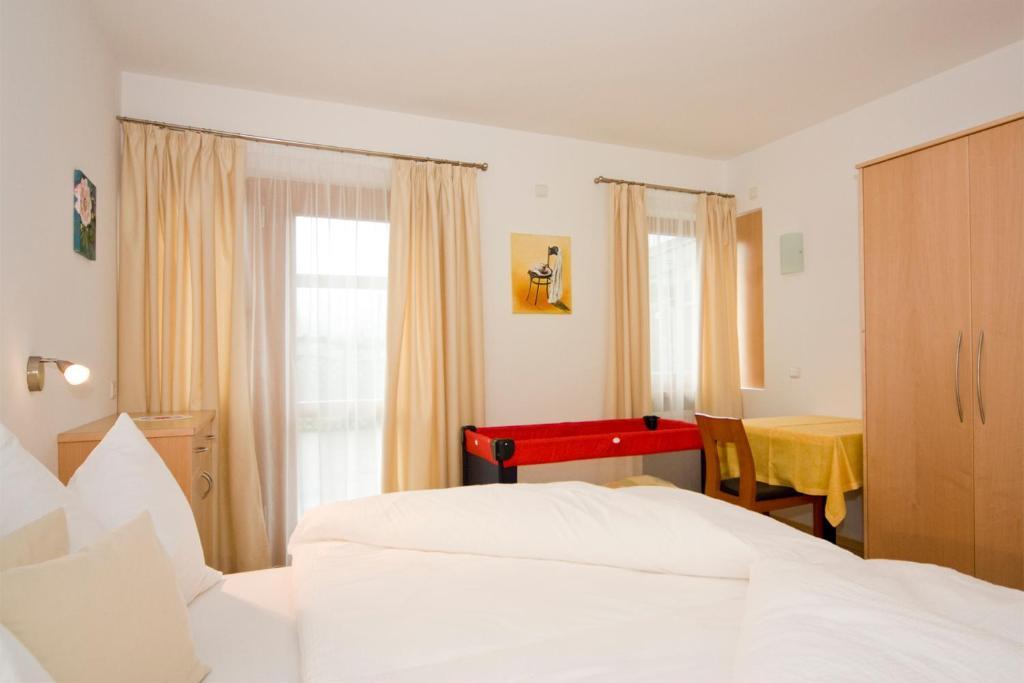 Pizzeria Restaurant Wieser Rasun di Sotto Room photo