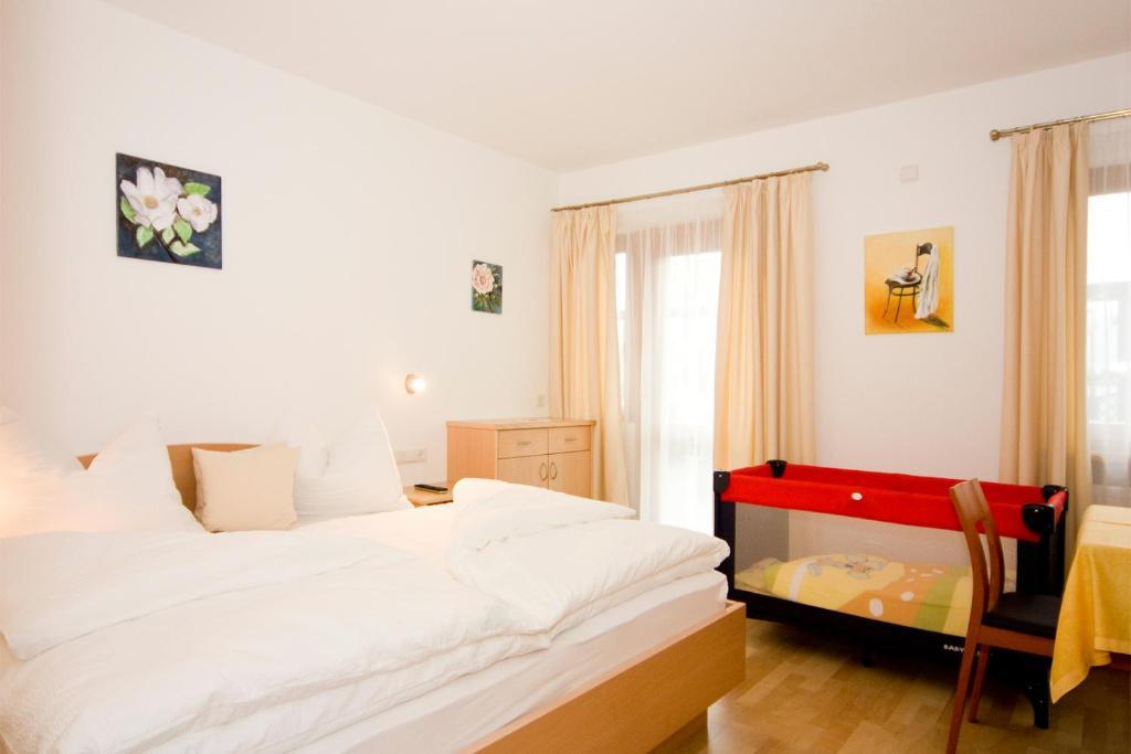 Pizzeria Restaurant Wieser Rasun di Sotto Room photo