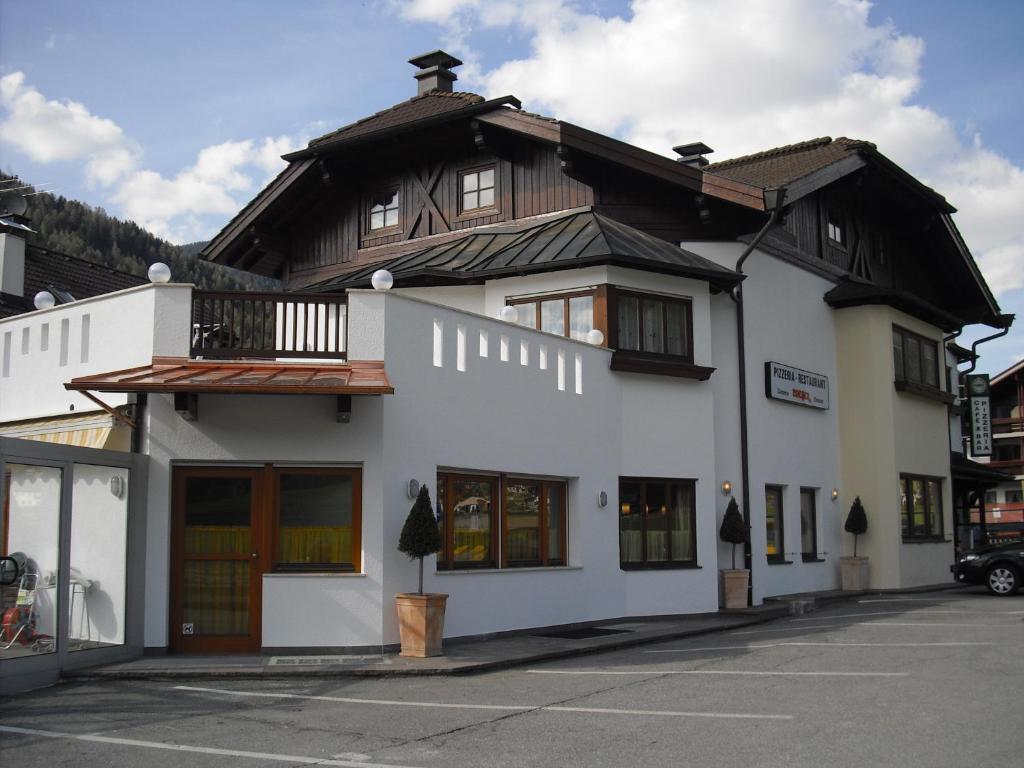 Pizzeria Restaurant Wieser Rasun di Sotto Room photo